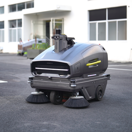 Viešųjų erdvių valymo robotas AI310
